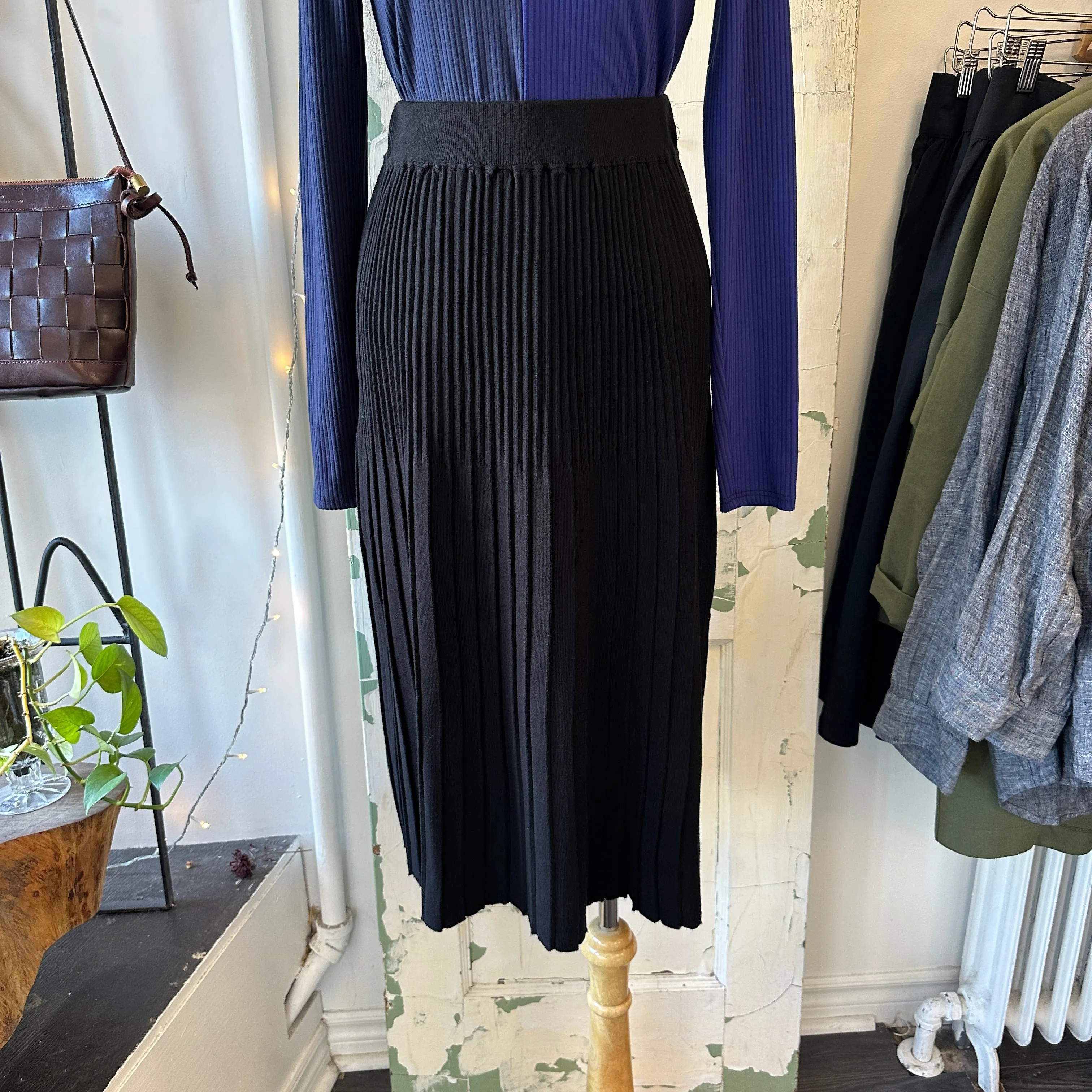 Atelier Reve // Masia Skirt Black
