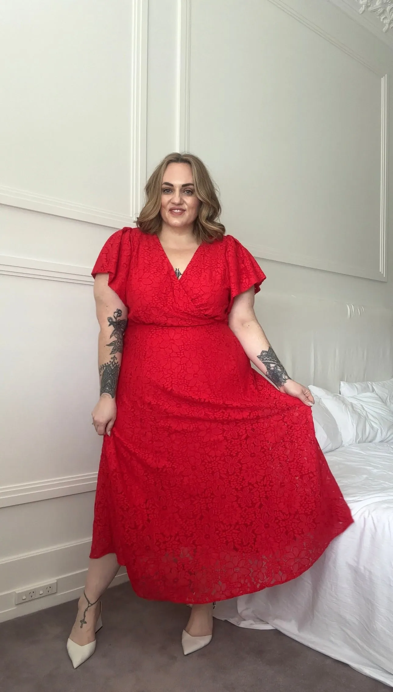 Bella dress - Red Lace