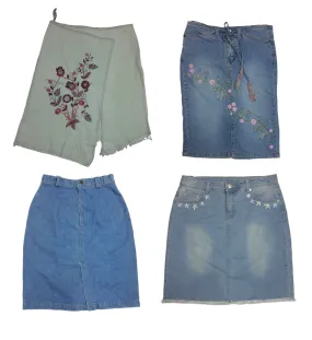 Floral Finesse Fusion: Vintage Denim Skirt: (S-135) 💥🌟💫