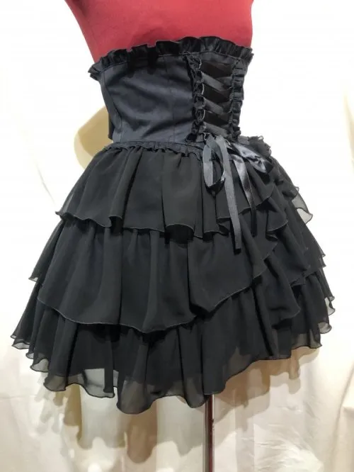 【MARBLE】マーブル　ハイウエスト編み上げスパイラルフリルスカート：黒×黒ジョーゼット