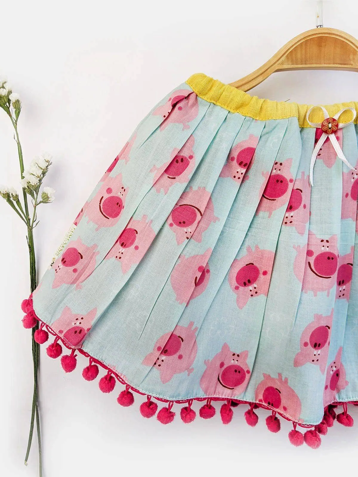 Quirky Pig Printed Cotton Baby Girl Skirt Top With Bloomer
