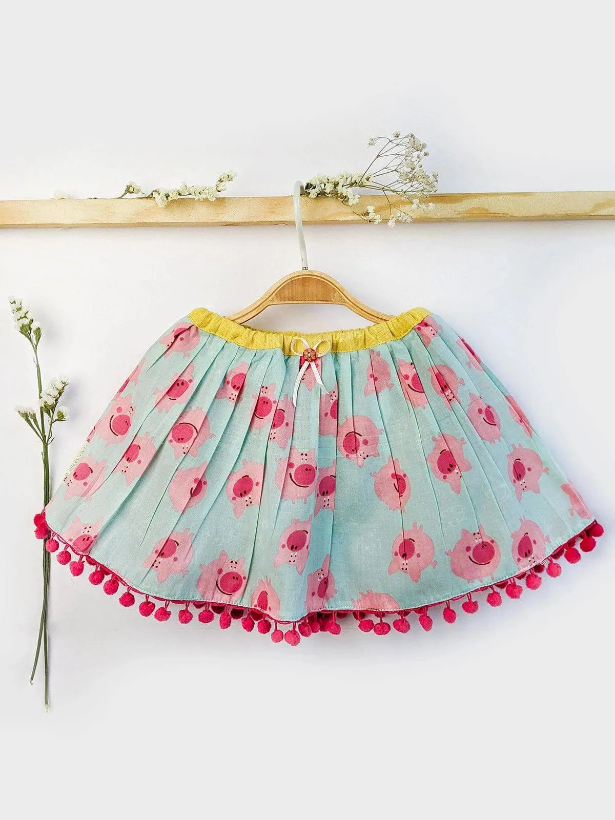 Quirky Pig Printed Cotton Baby Girl Skirt Top With Bloomer