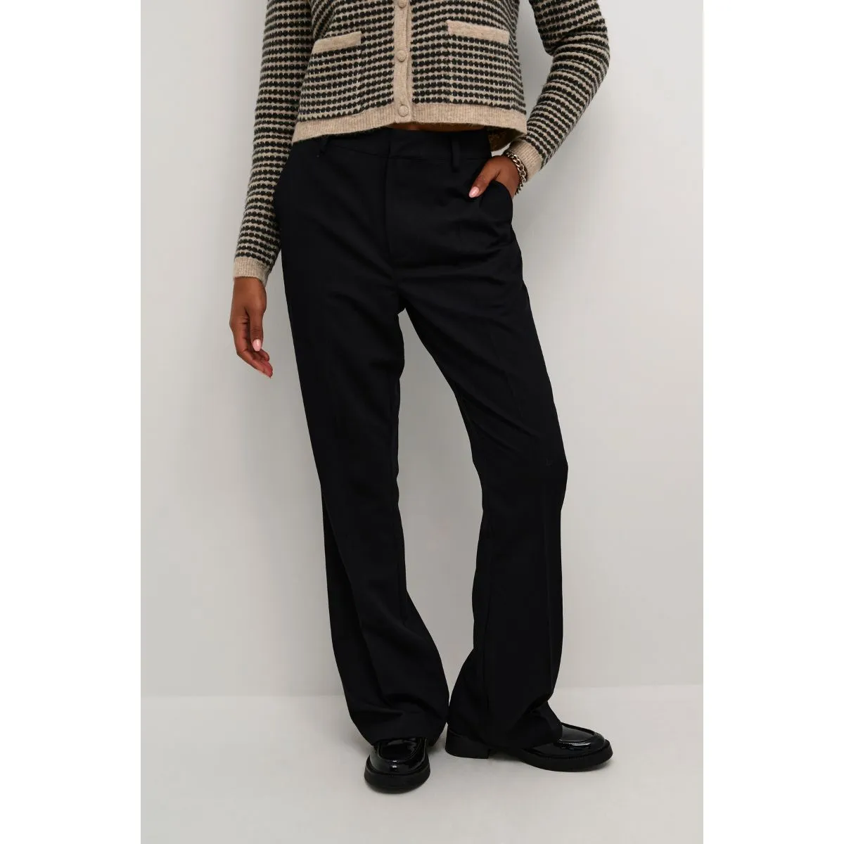 Sakura Flared Pants Black Deep