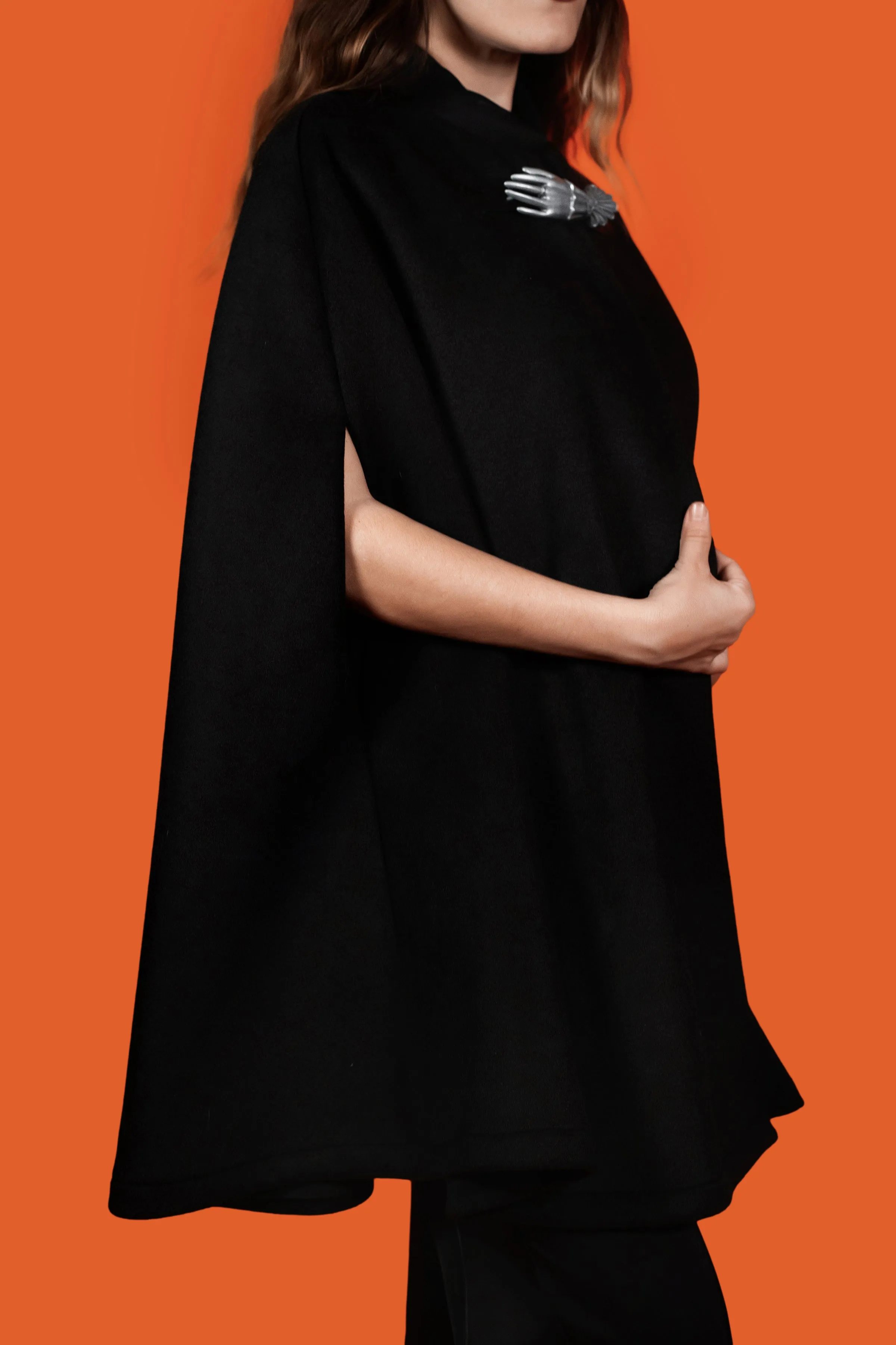 Seance Cape
