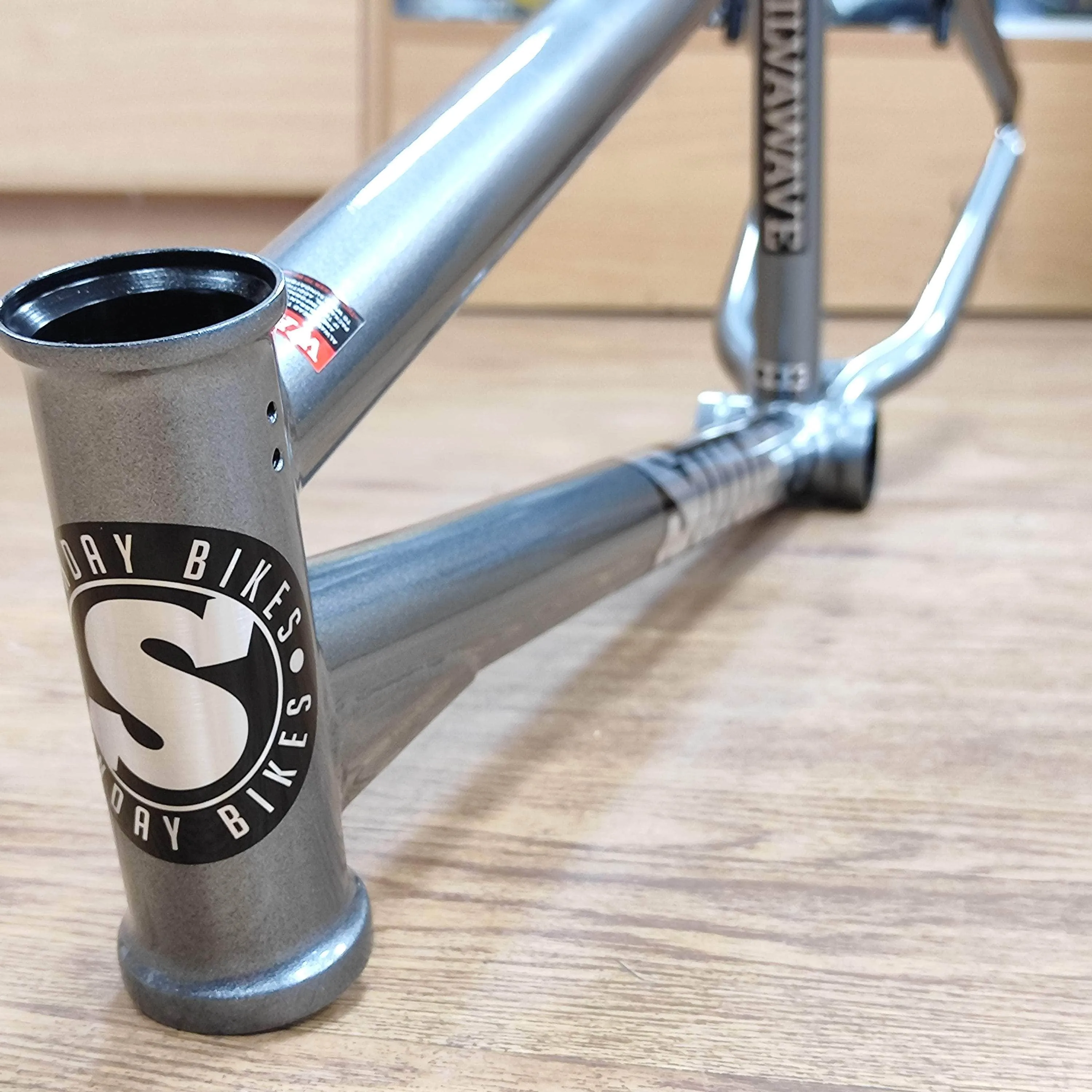 Sunday Silvawave Frame Metallic Dark Silver